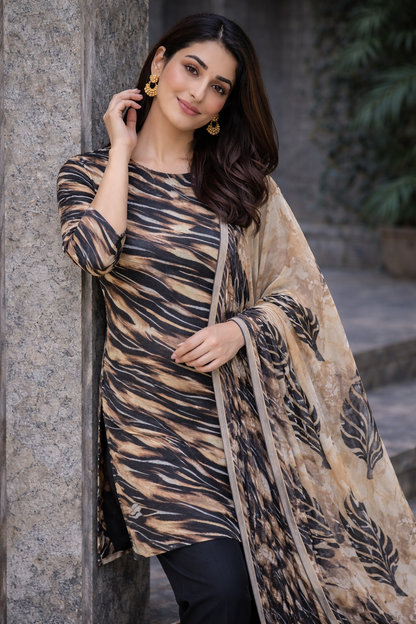 3-Piece Unstitched Bana Dora Lawn Suit – Bana Dora Shirt | Printed Dupatta | Plain Trouser